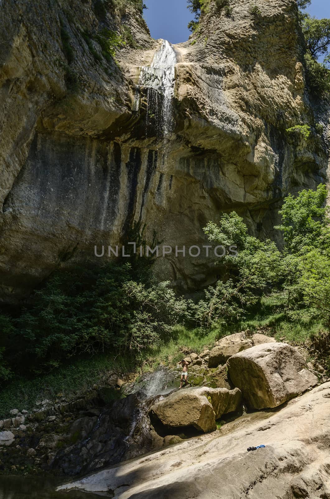 Big waterfall by TilyoRusev