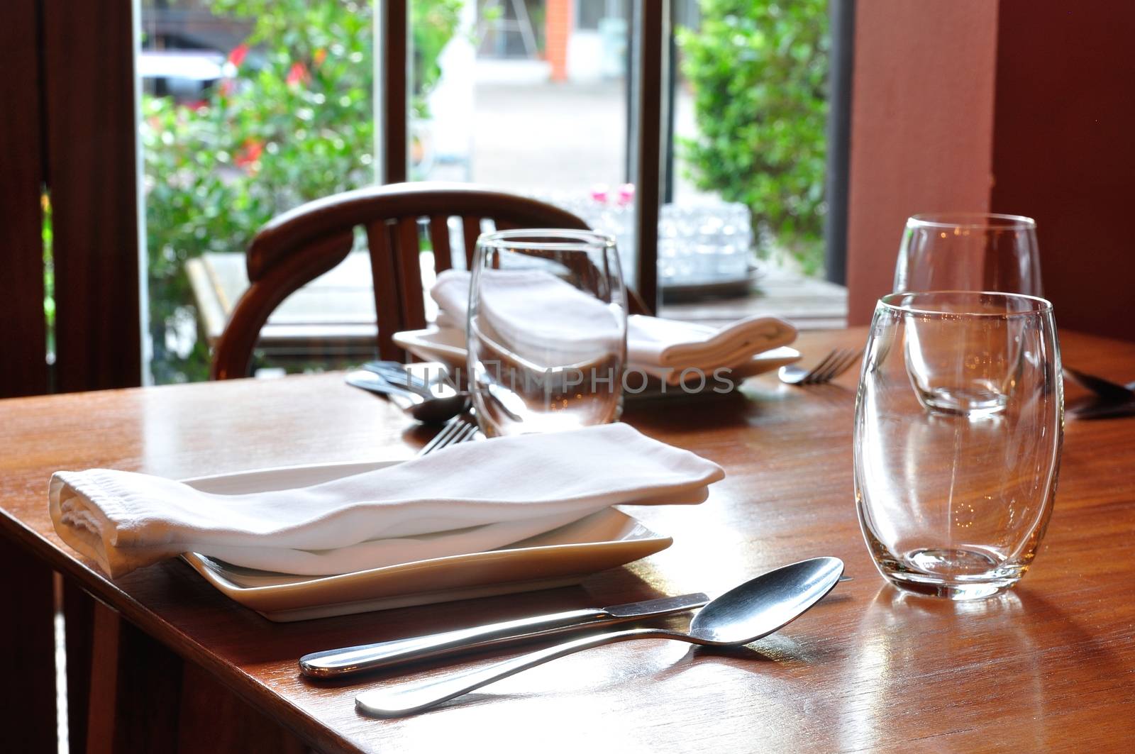 Table arrangement in an expensive haute cuisine restaurant 