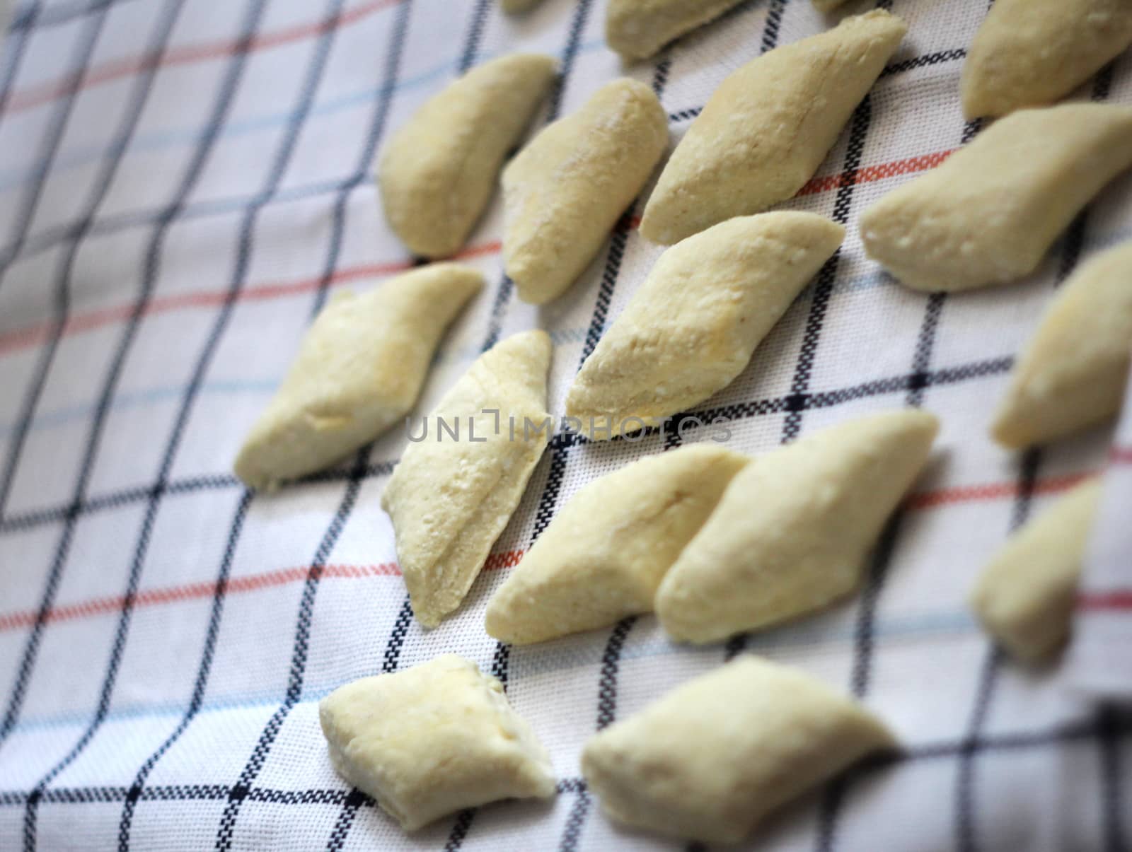 Uncooked traditional lazy noodles by sanzios