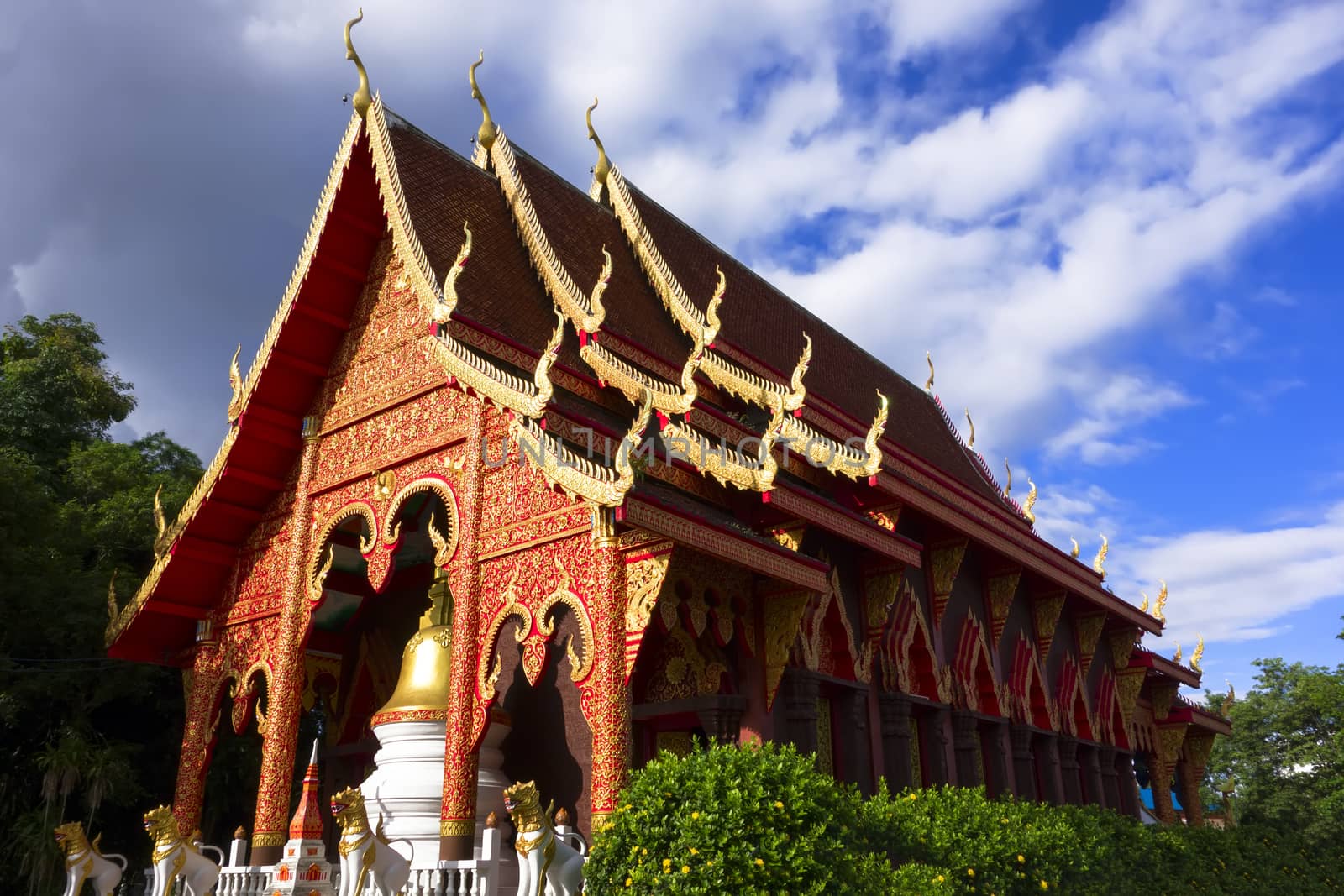 Chiang Yuen Temple, Thailand by GNNick