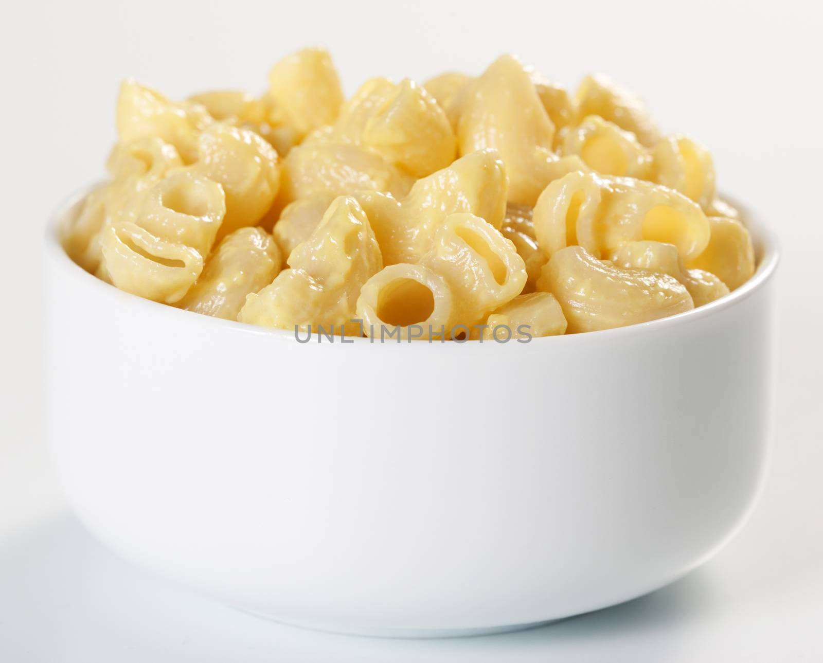 Macaroni and cheese in the bowl