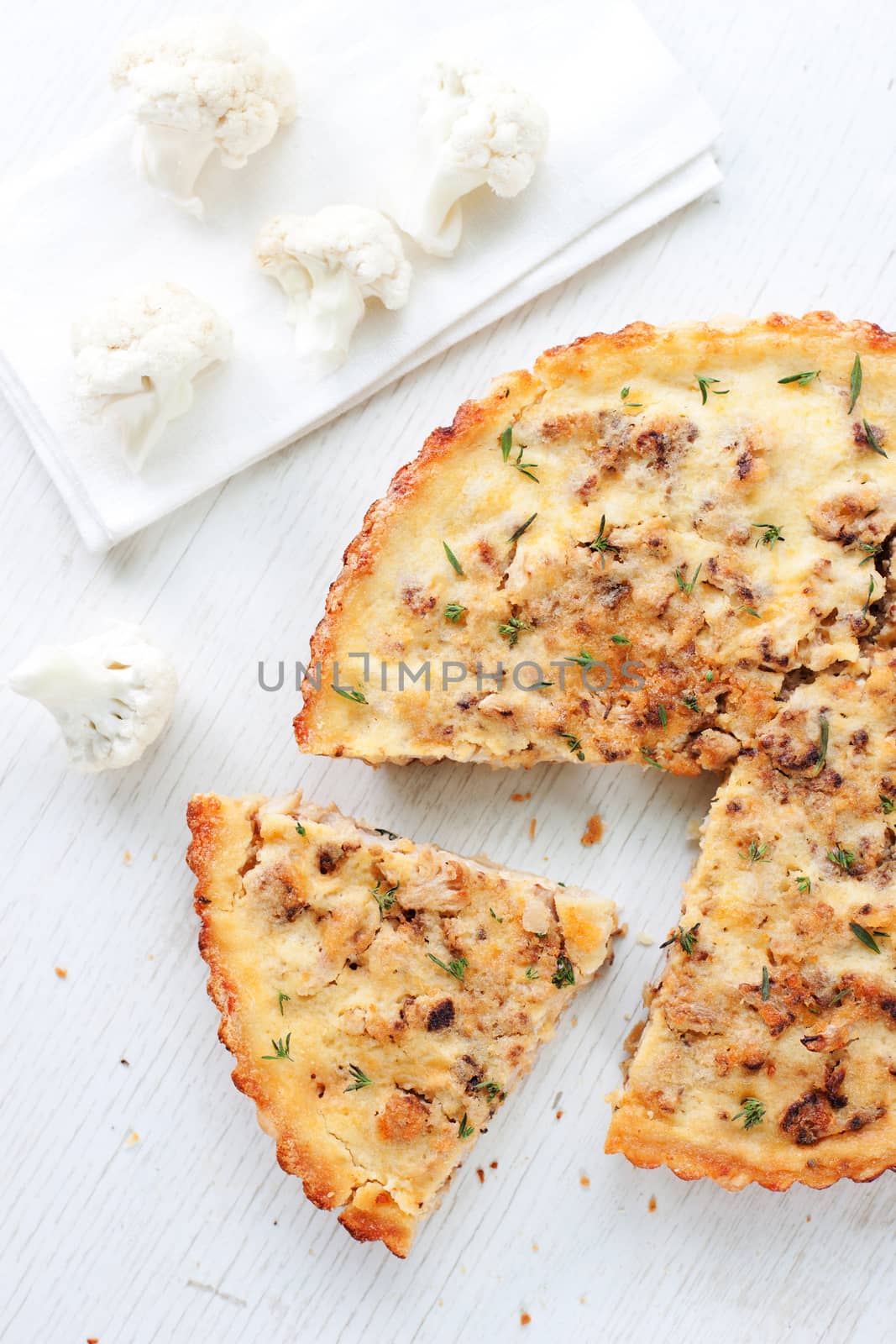 Cauliflower and caramelized onion tart 