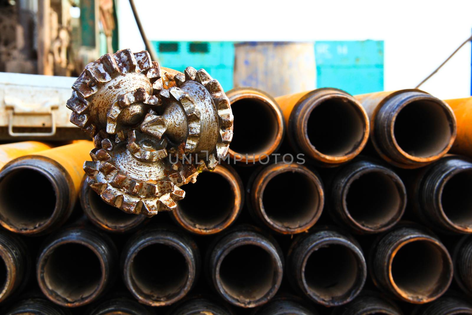 oil rig drill bit with drilling pipe by nitimongkolchai