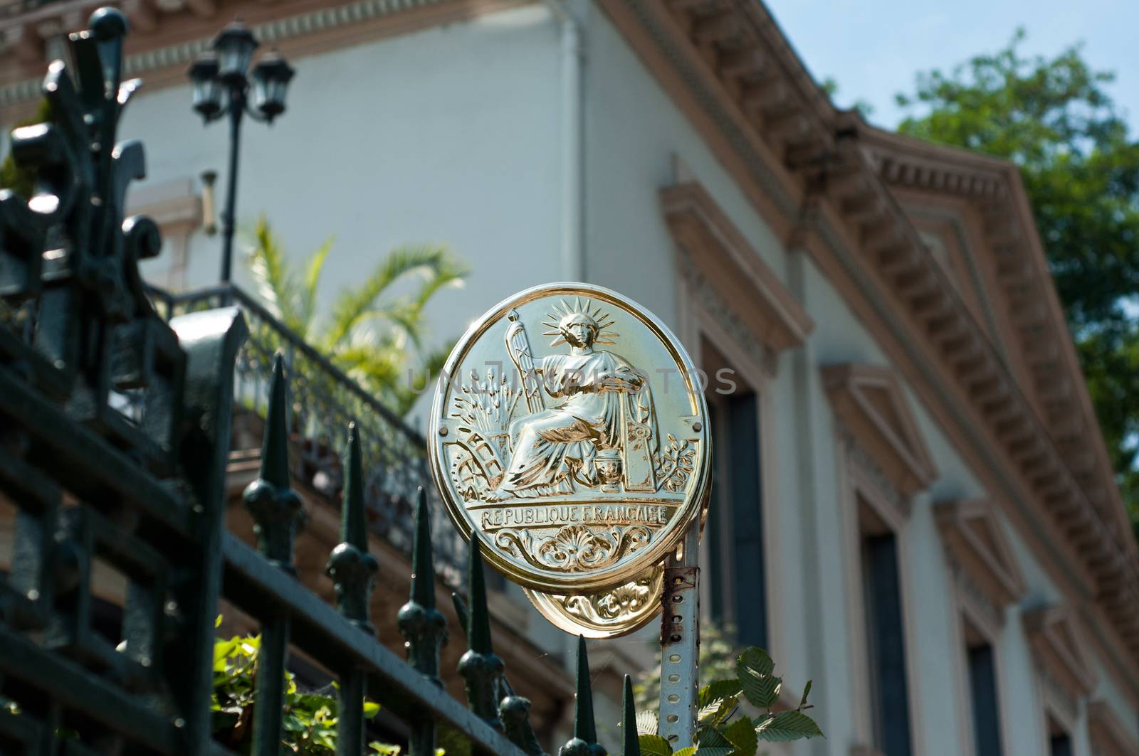 sign of notary in front of building facade