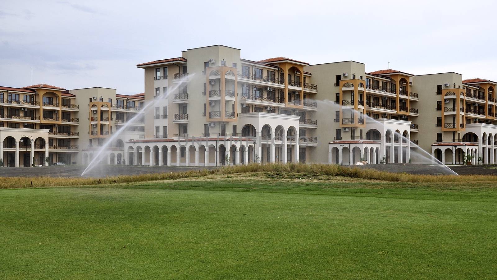 You can buy or rent houses on golf courses in Bulgaria