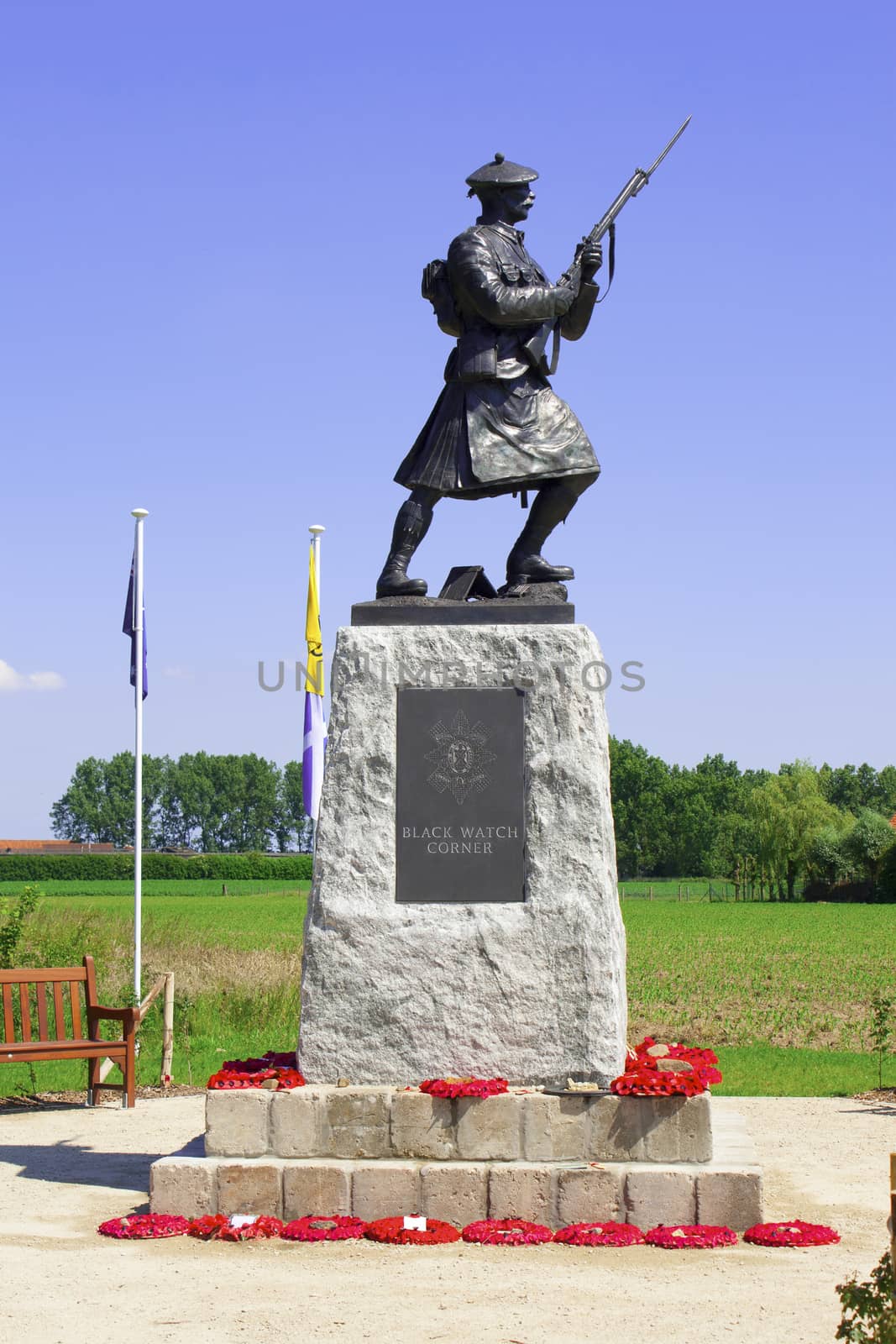 Statue of soldier ww1 royal highlanders in flanders fields belgium 