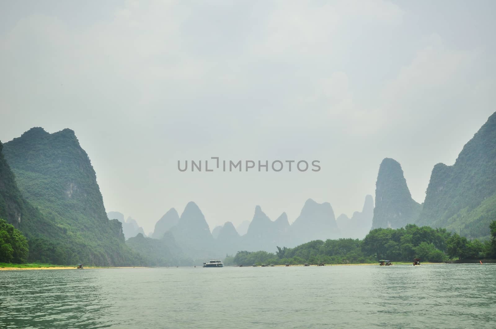 Guilin Li river Karst mountain landscape in Yangshuo by weltreisendertj