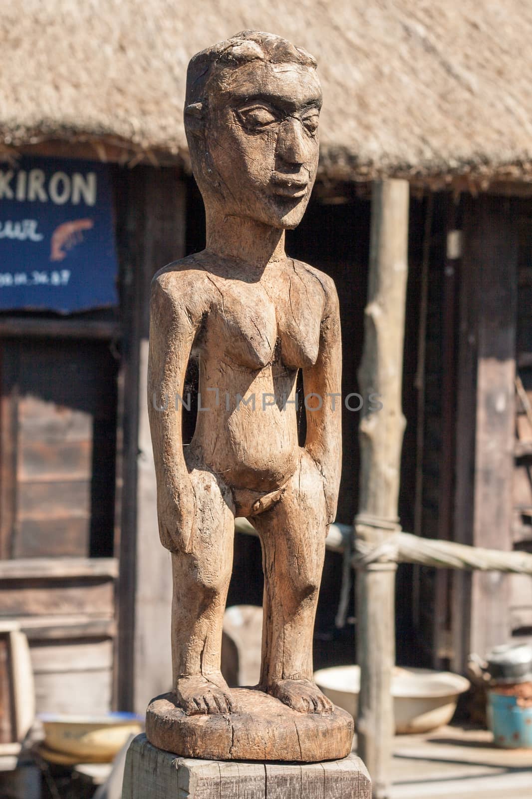 african handcraft wood carved people figures