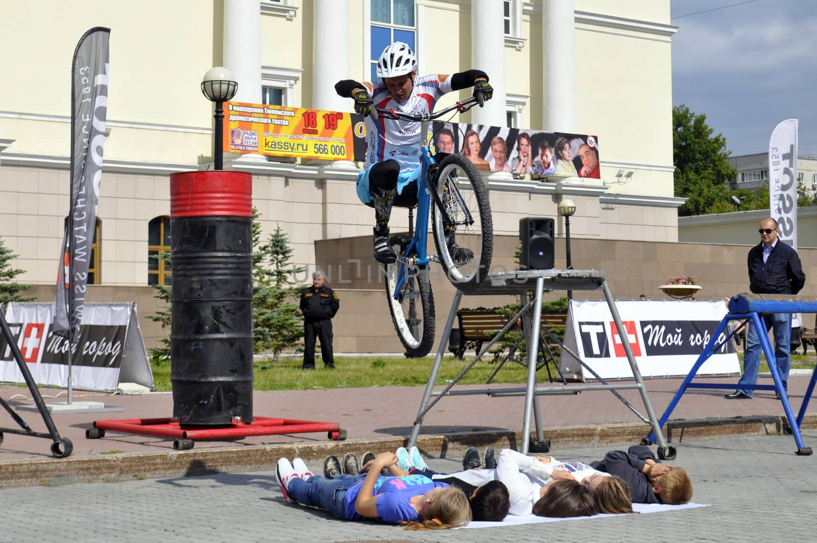 Mikhail Sukhanov � the champion of Russia on a cycle trial, acts in Tyumen on a holiday the City Day 26.07.2014�