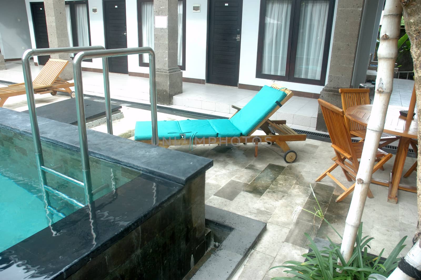 swimming pool that commonly found in hotel area