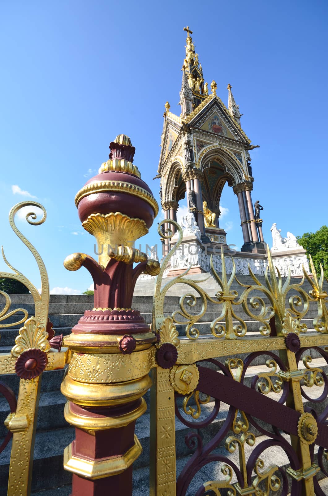 Albert memorial at wide angle