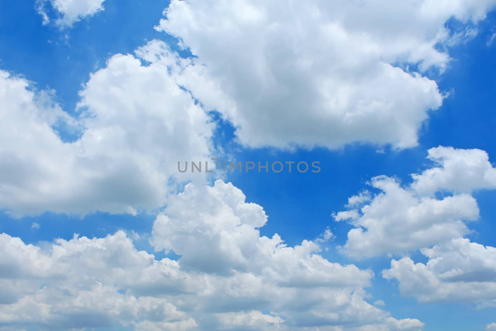 Blue sky with cloud by foto76