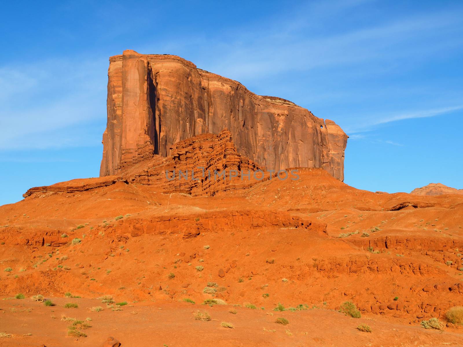 Elephant Butte in Monument Valley (Utah, USA)