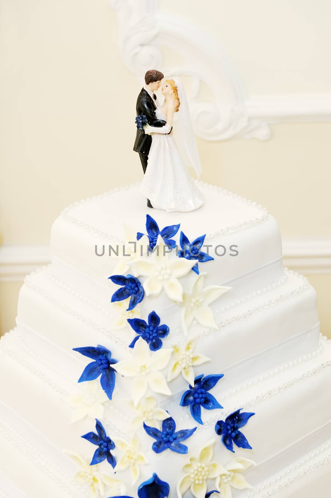 Closeup detail of wedding cake decoration