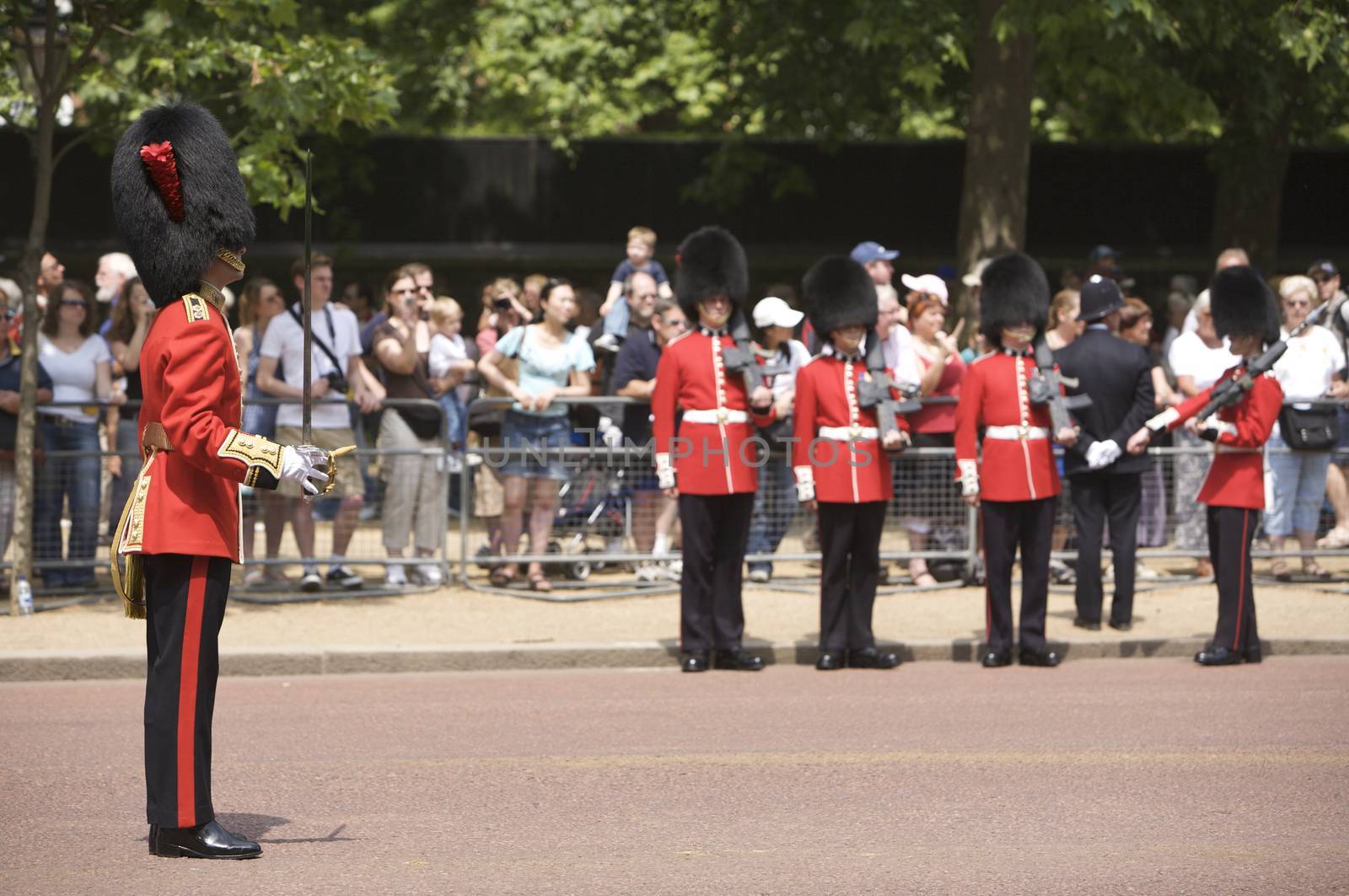 London, Royal Guard by instinia
