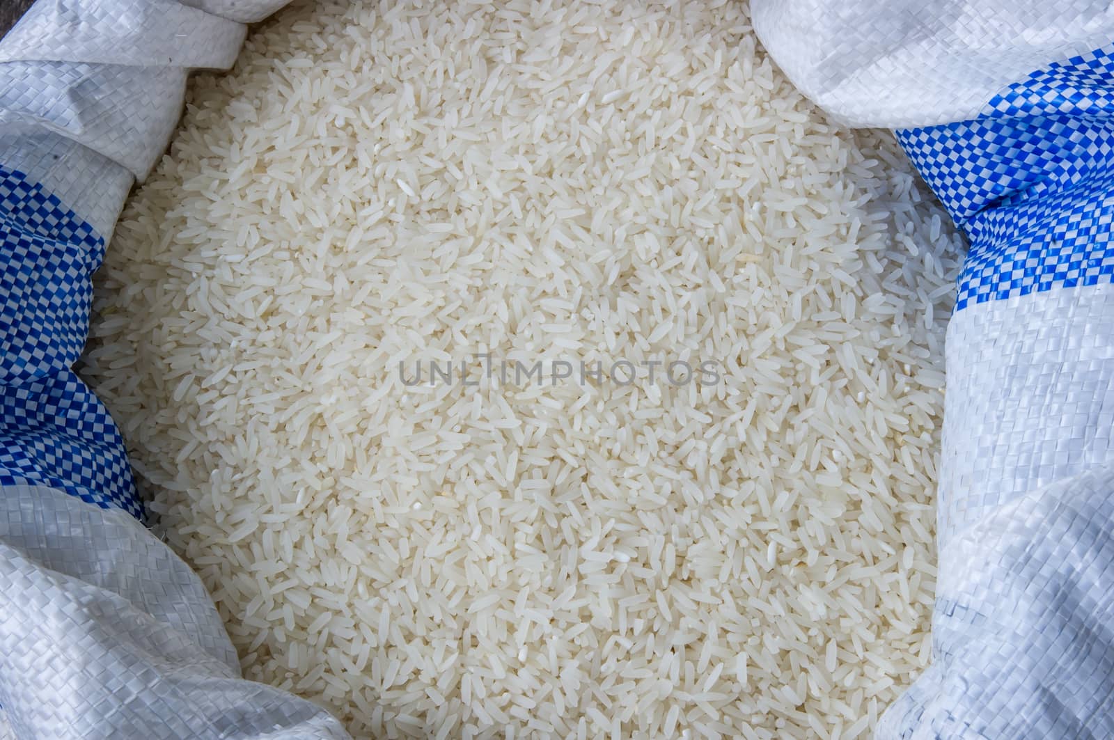 Uncooked jasmine rice in a bag.