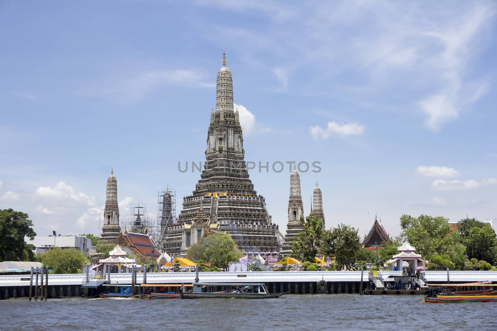 Wat Arun a.k. The Temple of Dawn, Bangkok, Thailand
