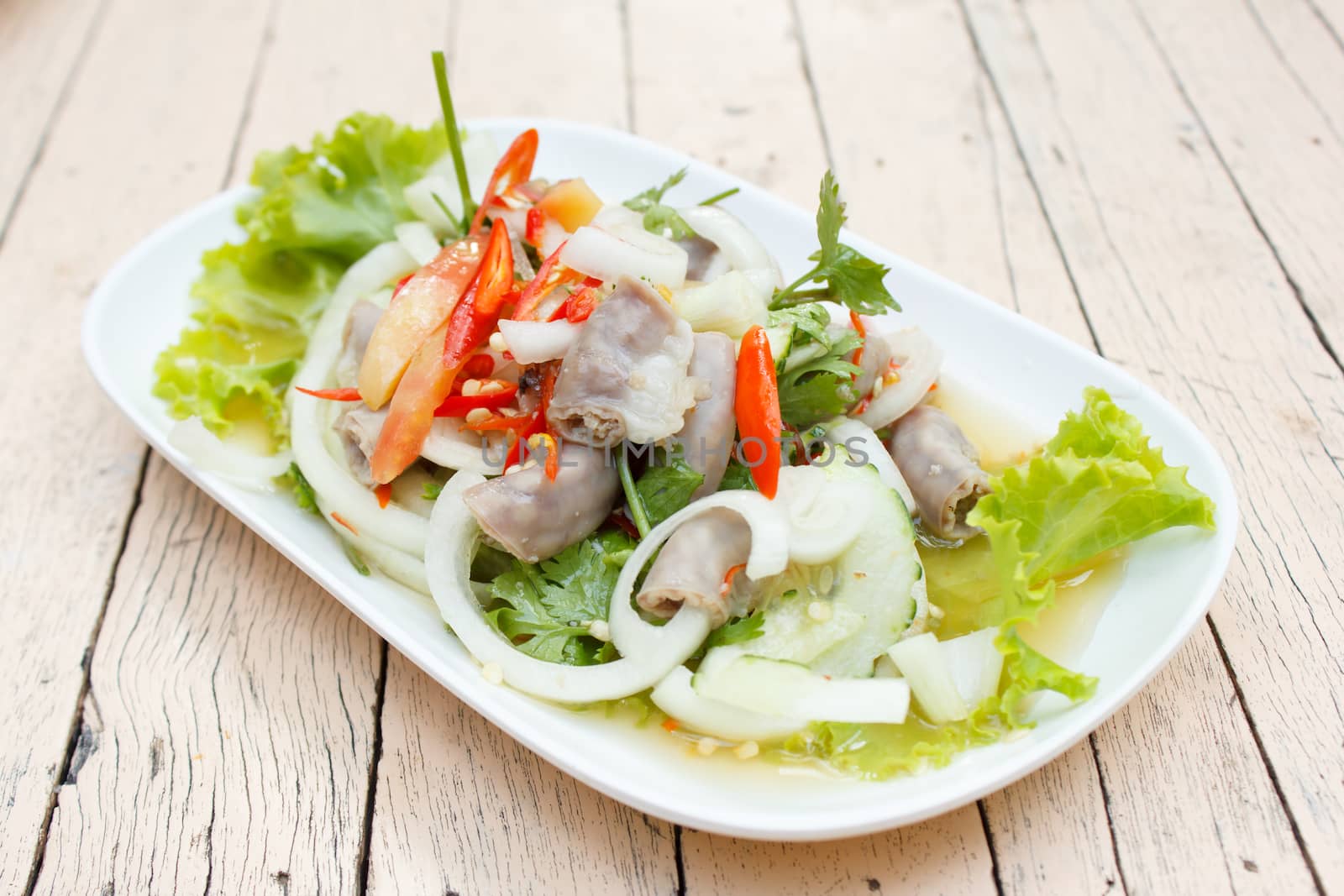 spicy intestines pork salad with vegetable by vitawin
