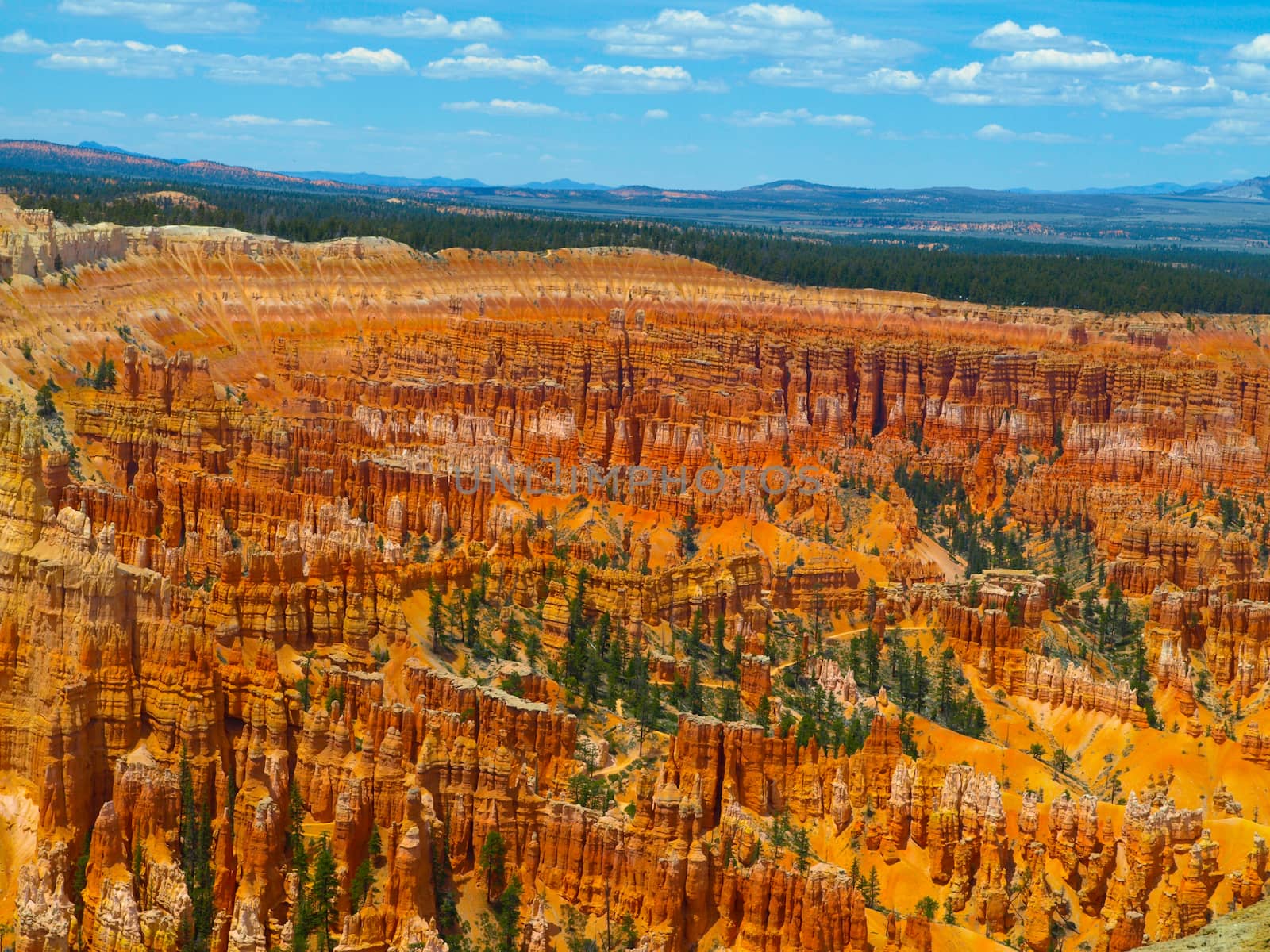 Colorful rock formations in Bryce Canyou (Utah, USA)