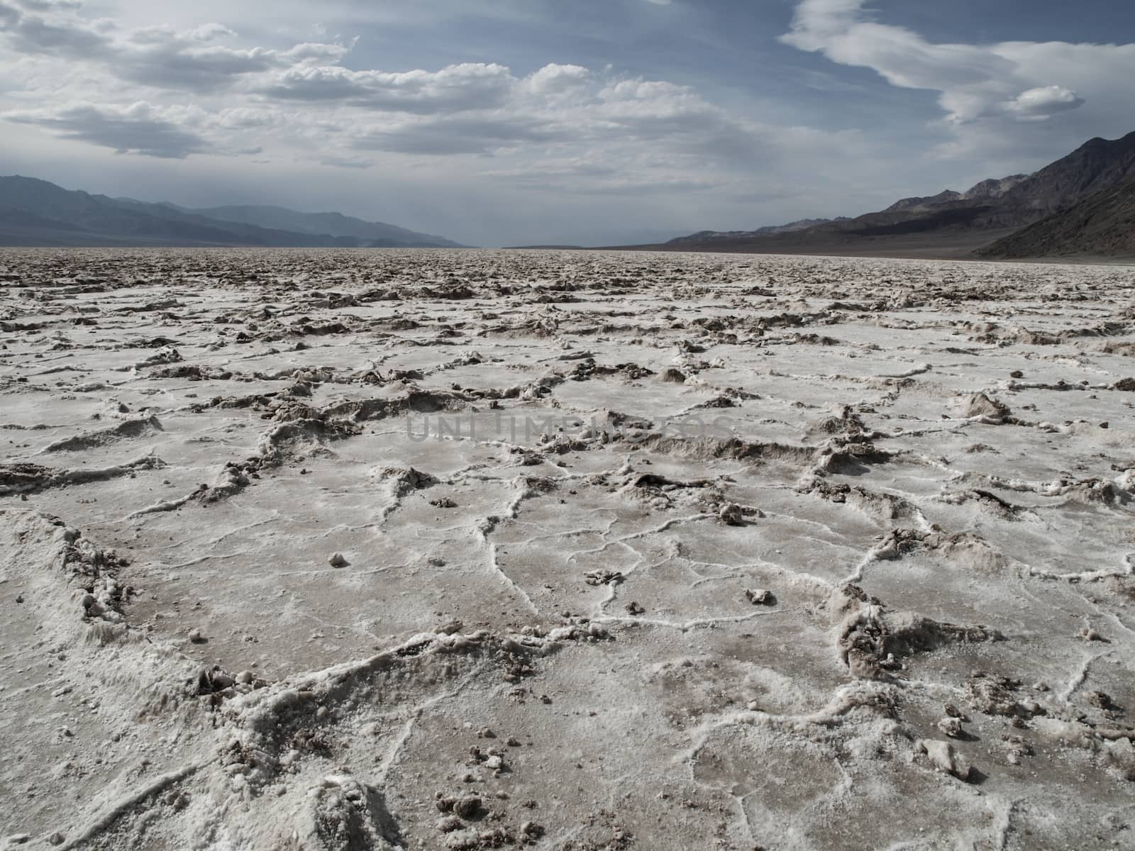 Salt lake structures in Death Valley (California, USA)