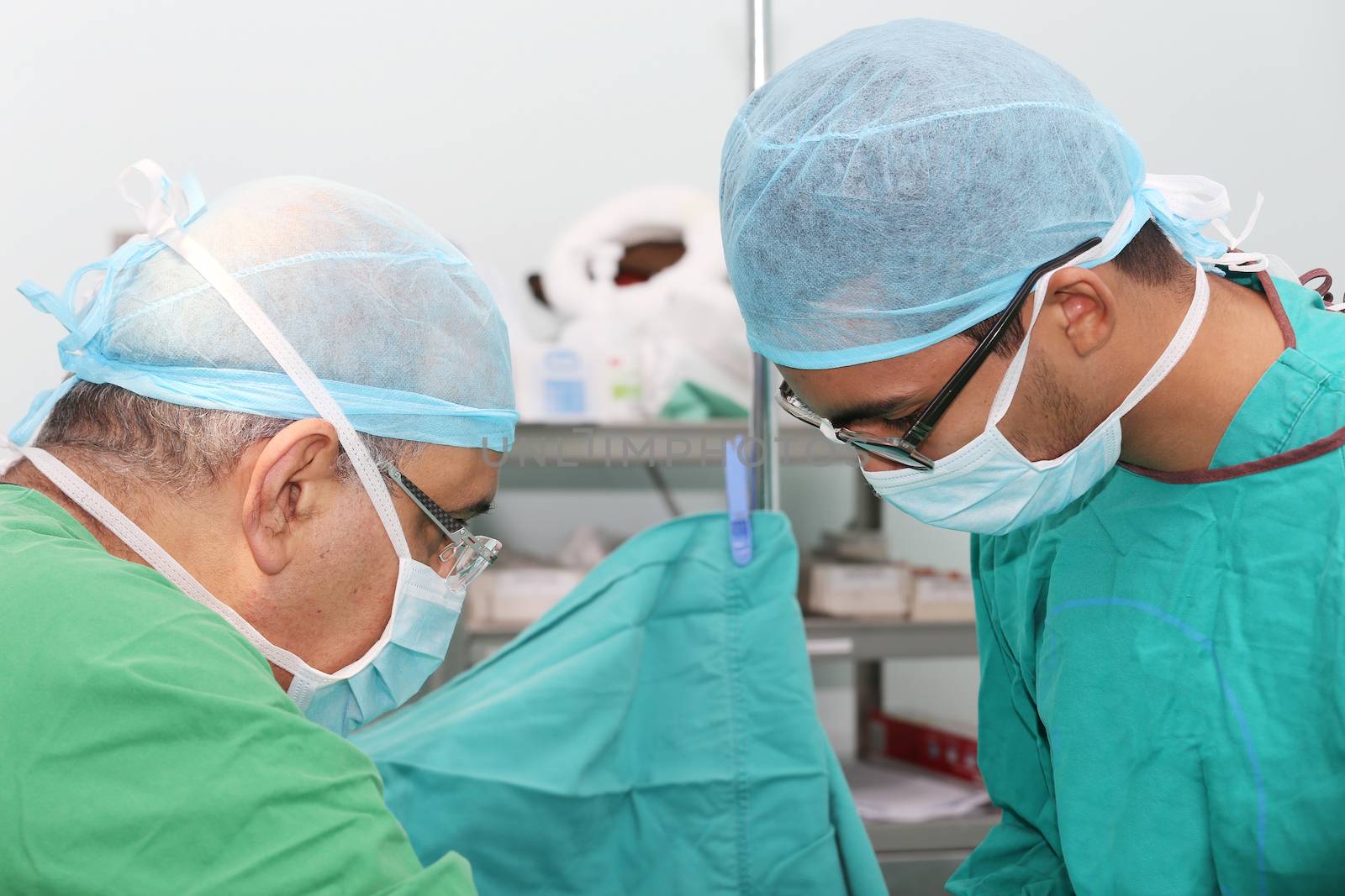 Doctors perfoming an operation