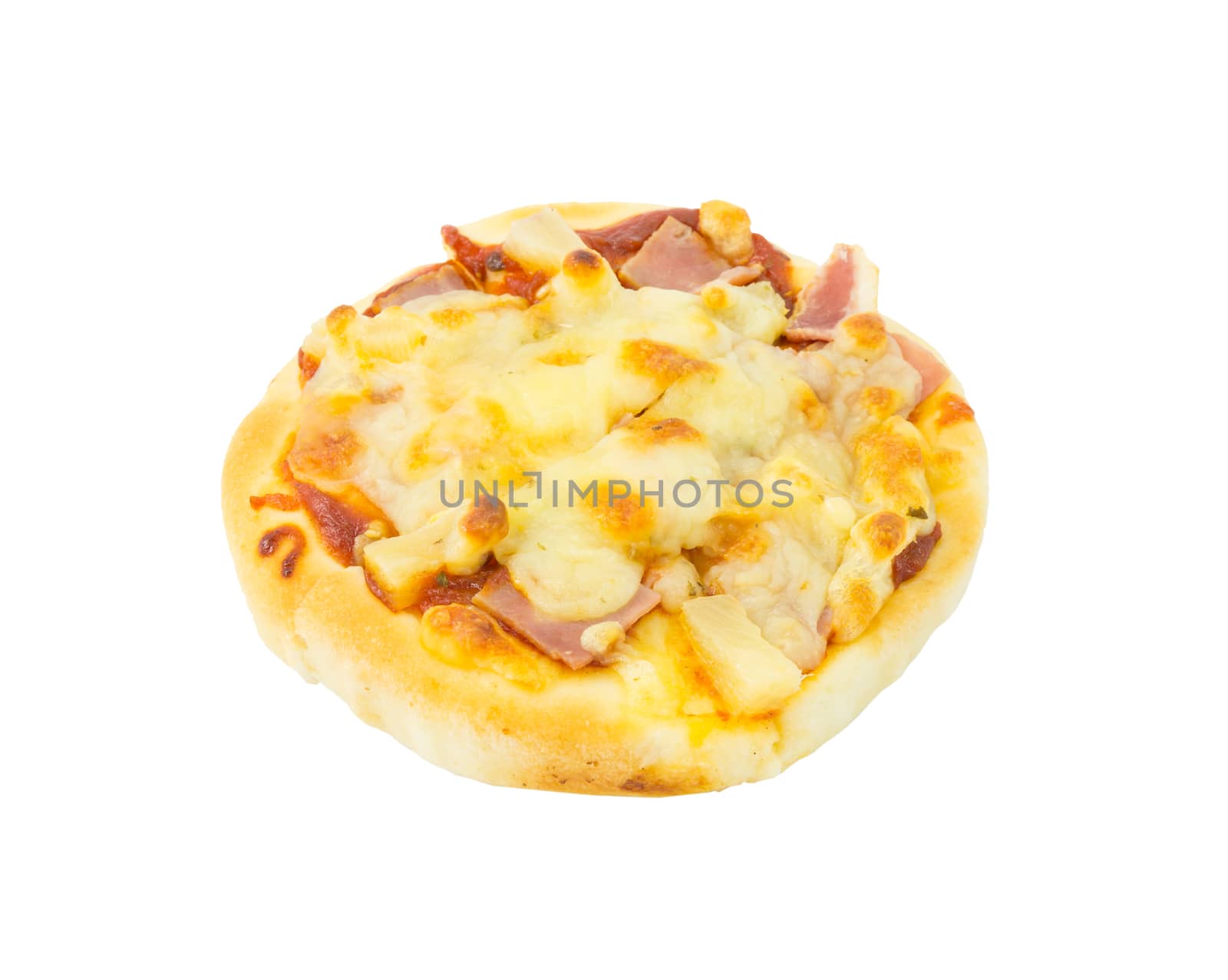 hawaiian pizza on white background
 by vitawin