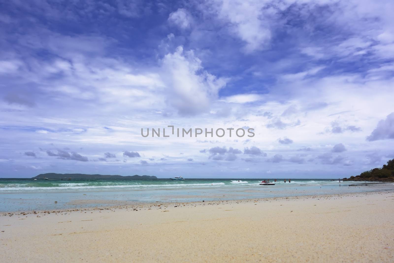 Koh Larn Beach. Island near Pattaya City, Thailand.