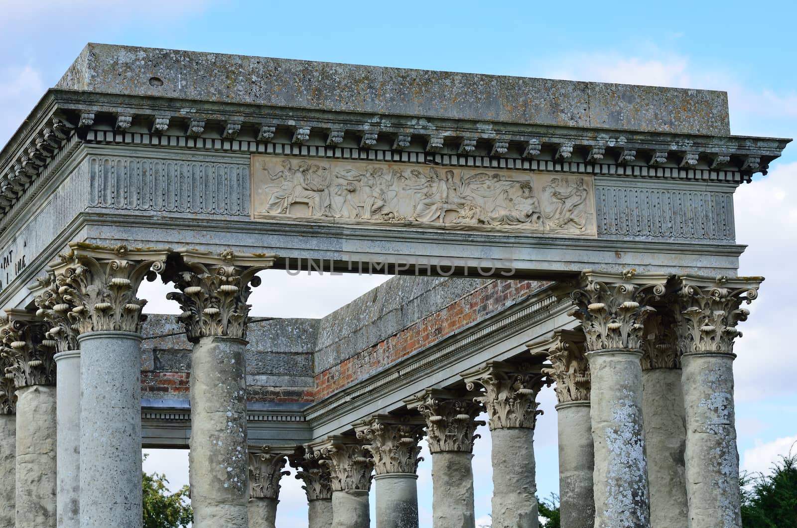 Roman Folly from front by pauws99