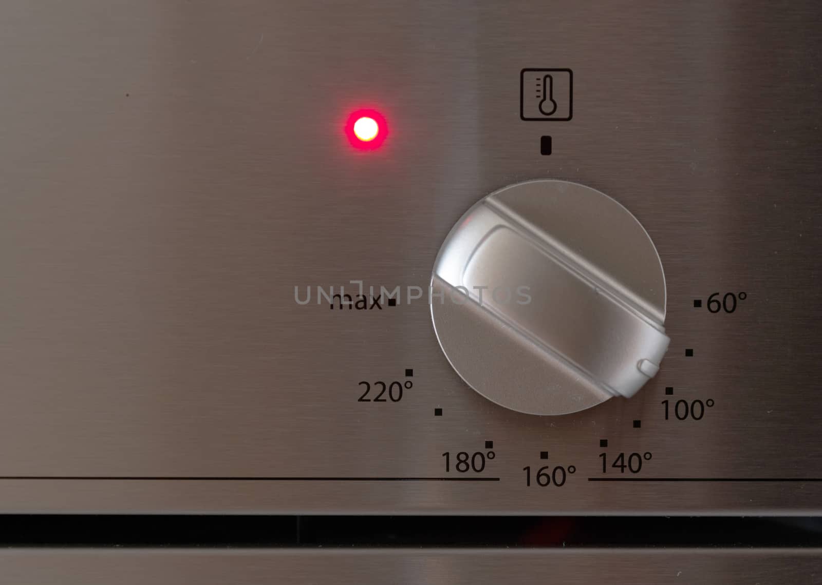 Temperature indicator of a modern oven