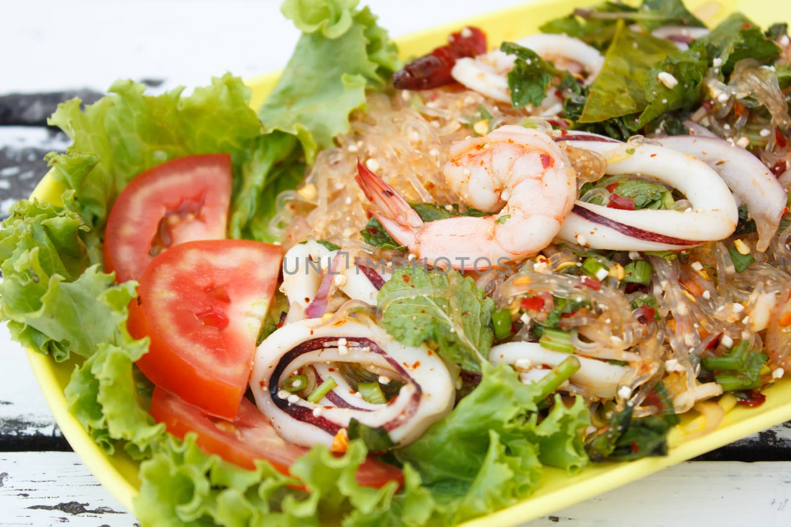 Spicy Shrimp with Squid Salad by vitawin