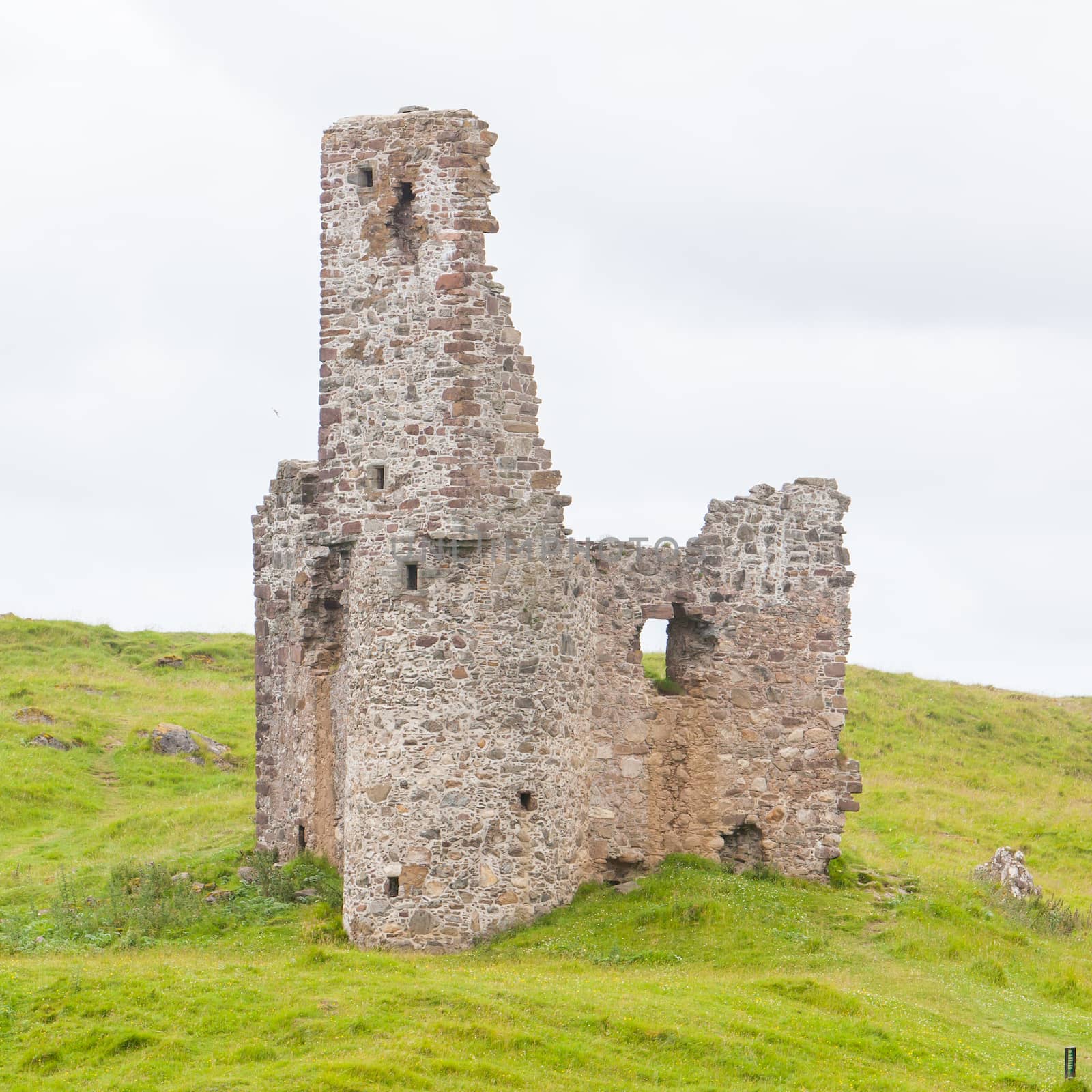 Ruins of an old castle by michaklootwijk