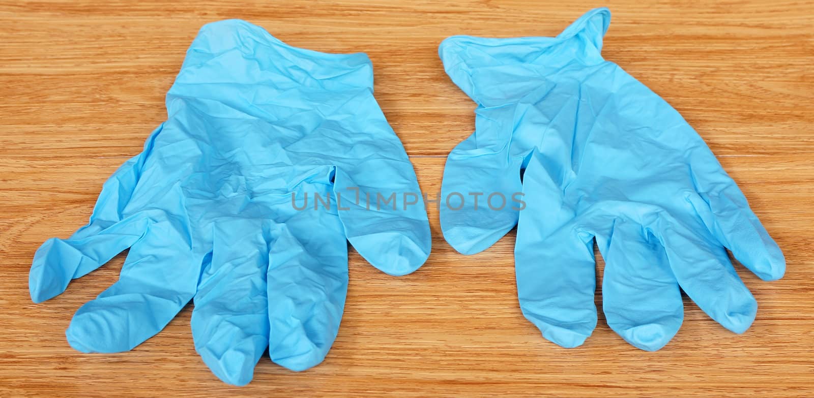 Pair of blue gloves  by ninun