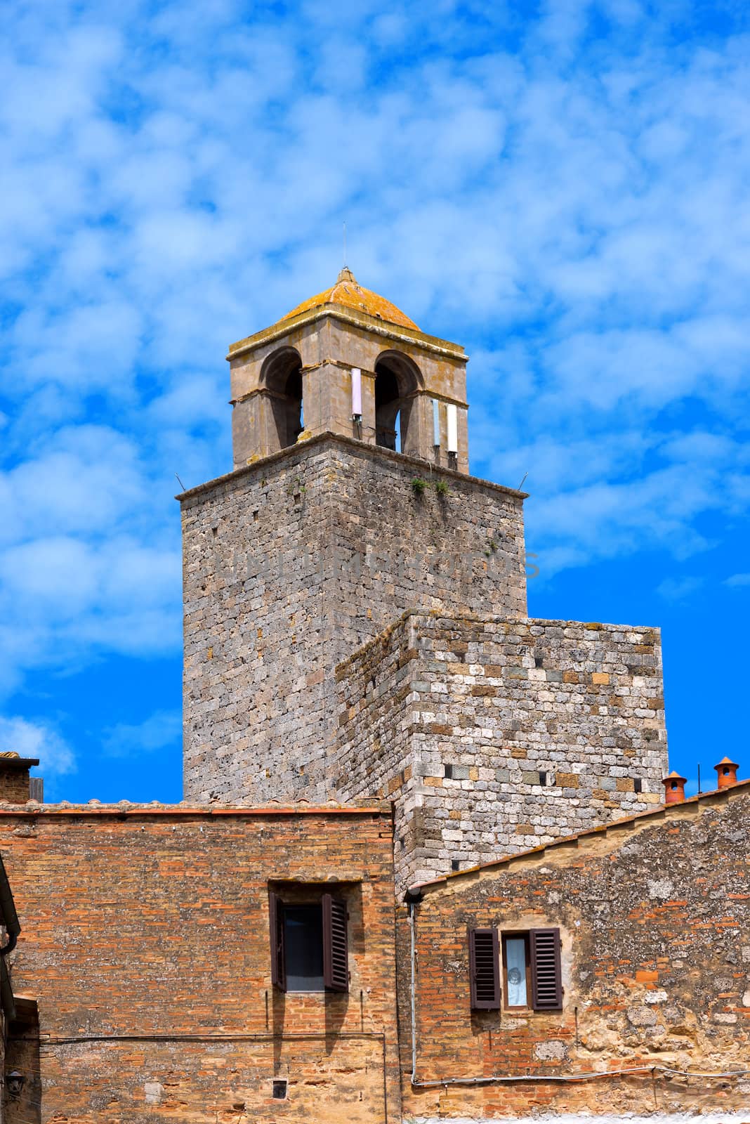 Towers and old buildings in San Gimignano medieval town (UNESCO heritage), Siena, Tuscany, Italy