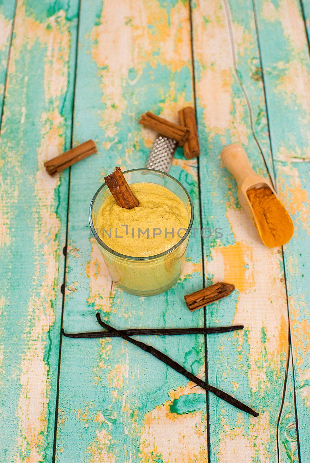 turmeric smoothie by Dessie_bg