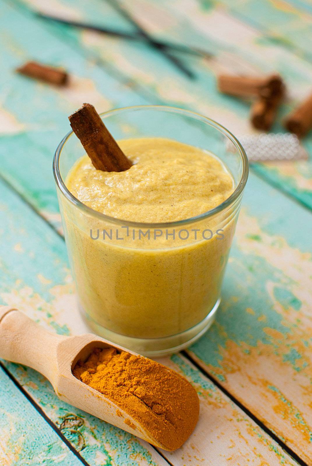 turmeric smoothie by Dessie_bg