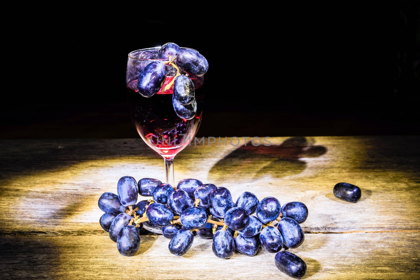  red wine and grape by wmitrmatr