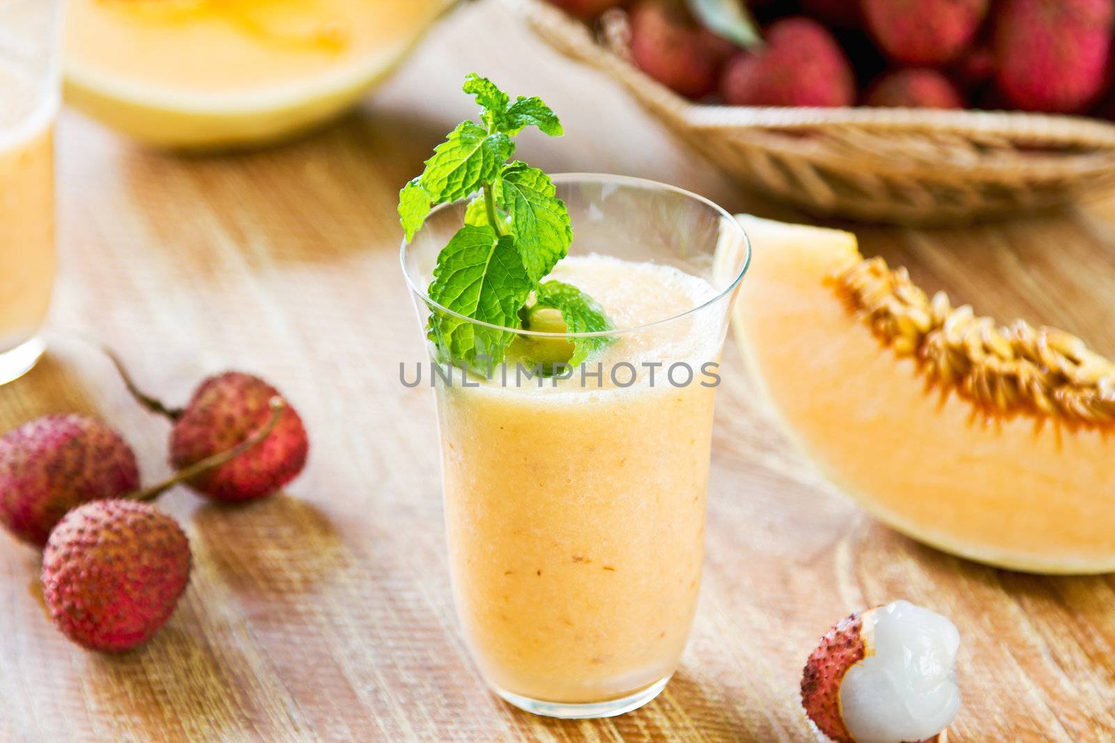 Lychee with Melon smoothie by vanillaechoes