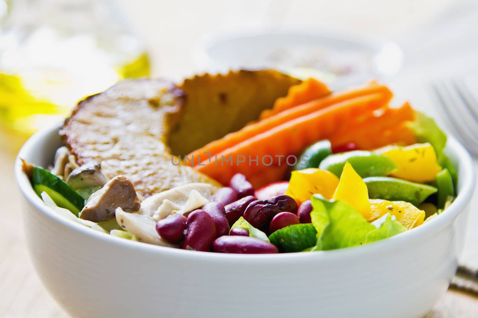 Healthy colourful salad by vanillaechoes