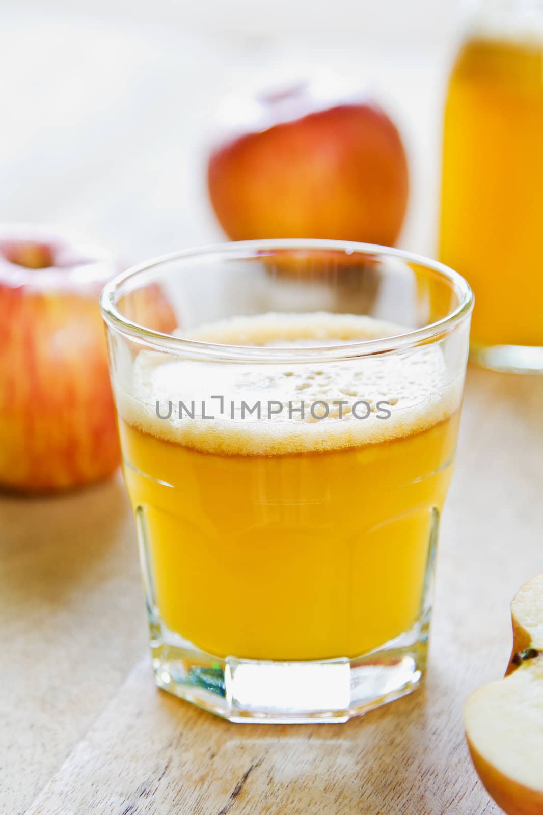 Fresh Apple juice by vanillaechoes