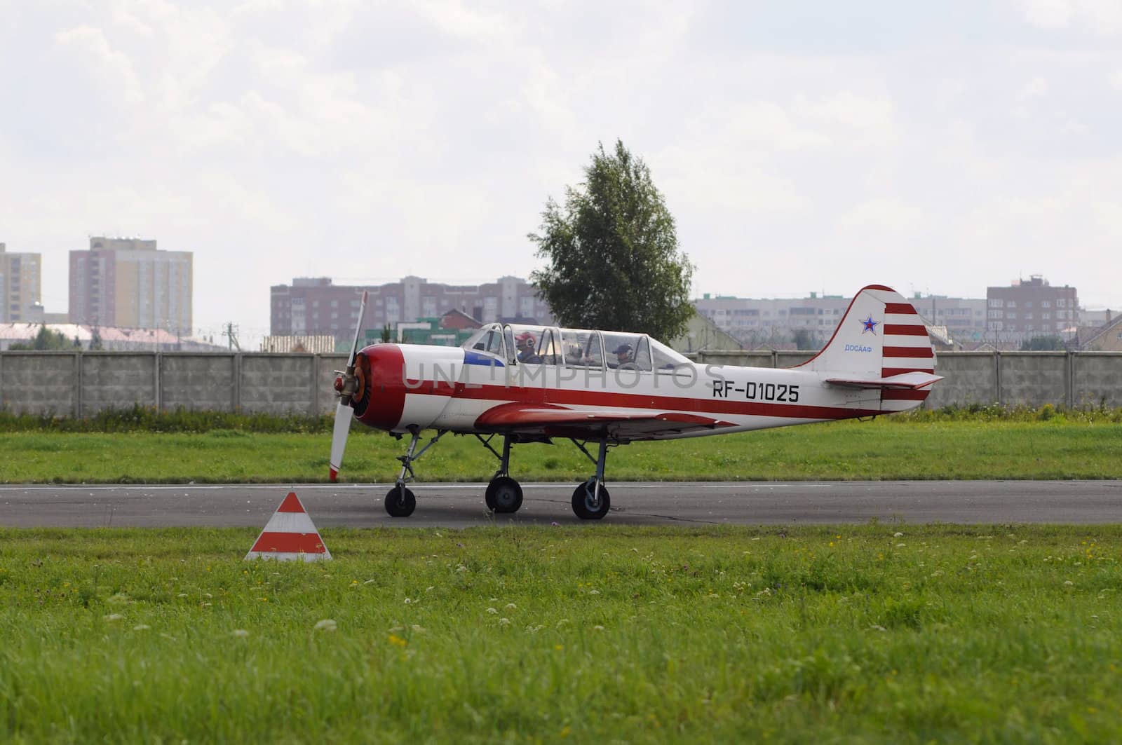 Air show "On a visit at Utair". Tyumen, Russia. by veronka72