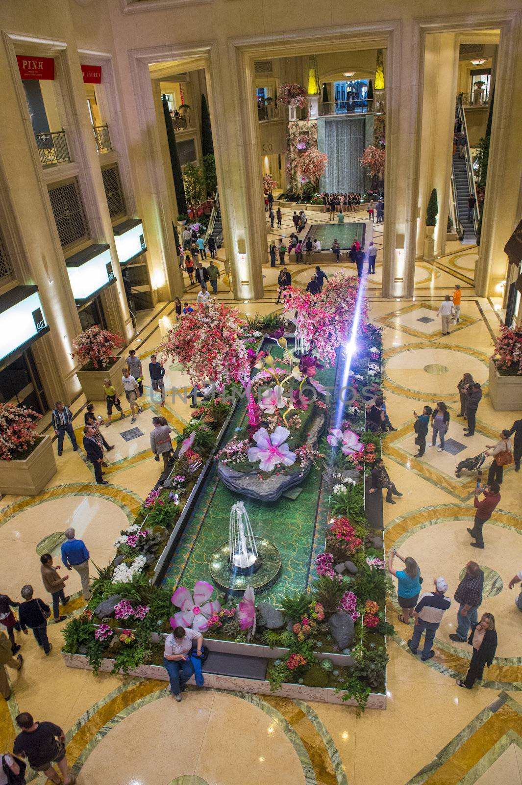 LAS VEGAS - MARCH 15 : The interior of the Venetian hotel & Casino in Las Vegas on March 15 , 2014. With more than 4000 suites it's one of the most famous hotels in the world.