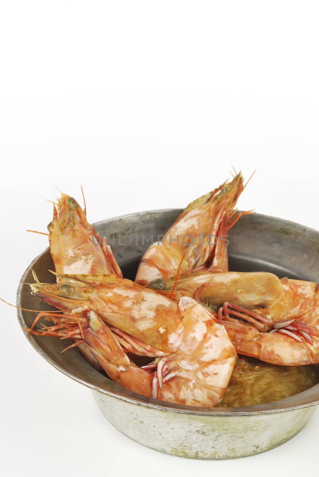 close up shrimp , baked with vermicelli , vegetable and pepper sauce