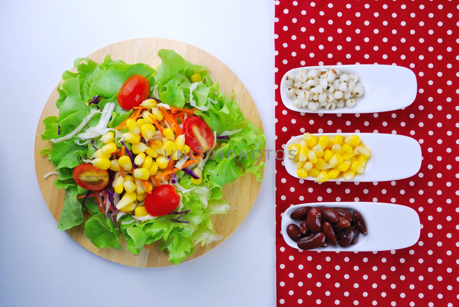 Fresh vegetable salad with corn,carrot,tomato,green oak,red oak,Red bean and millet