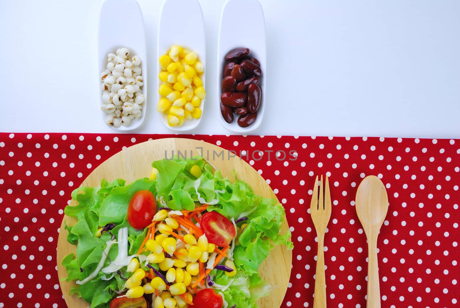 Fresh vegetable salad with corn,carrot,tomato,green oak,red oak,Red bean and millet