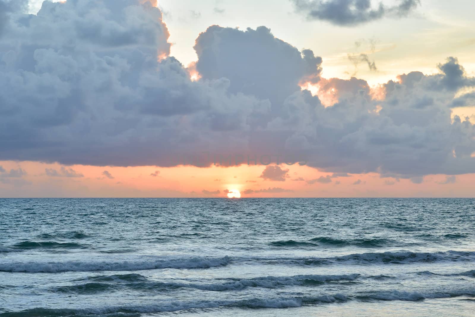 Beautiful sunset / sunrise sky with clouds