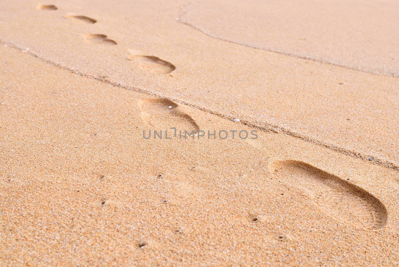 footprint on a sand by teen00000