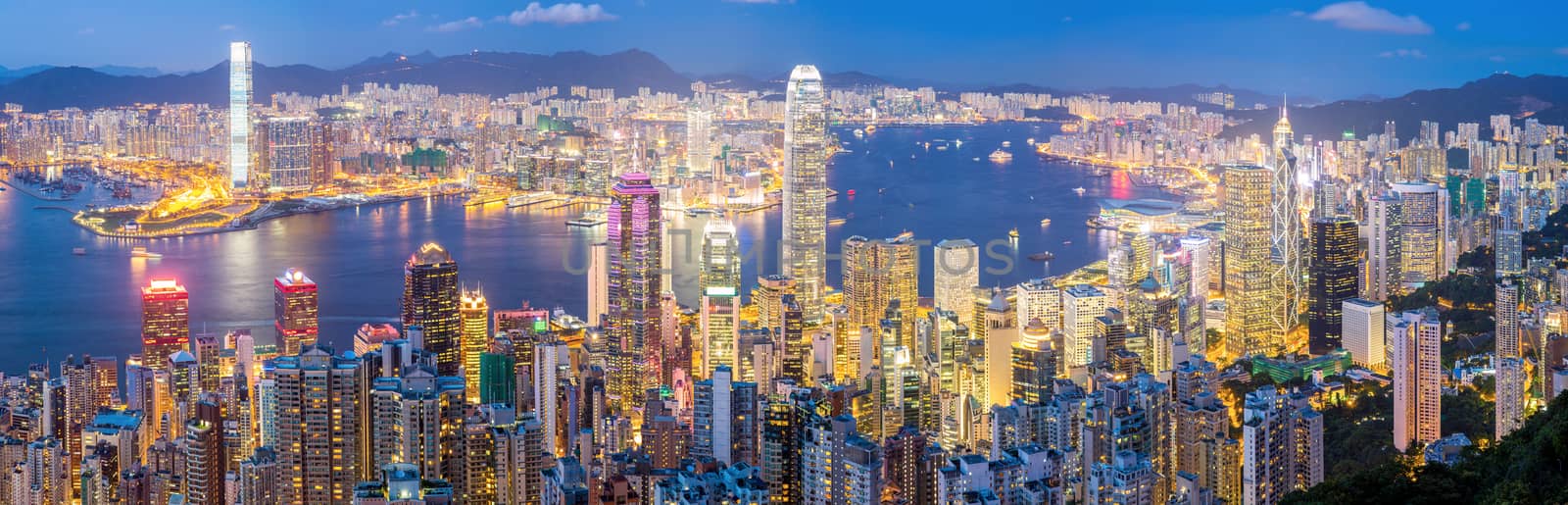 Hong Kong Skyline at Dusk Panorama by vichie81