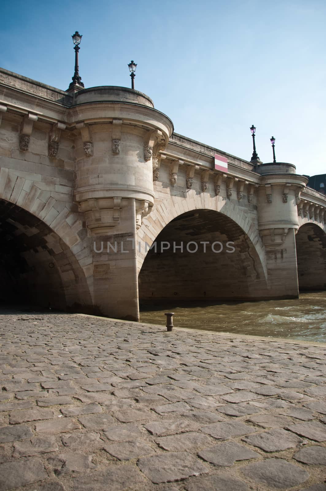 new bridge in Paris