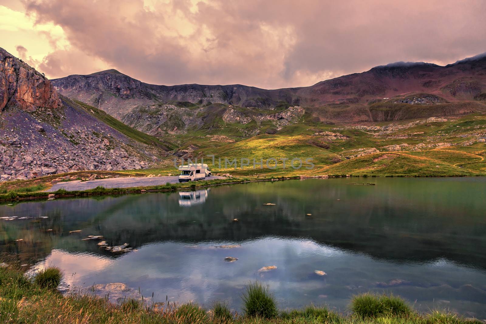 Lac de Essaupres by RazvanPhotography