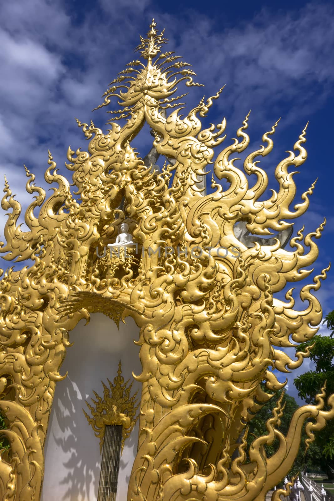 Shining Buddha. Wat Rong Khun, Chiang Rai Thailand by GNNick